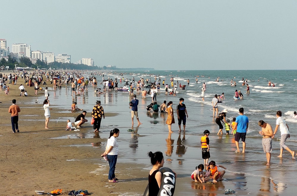 Hãy lưu ý an toàn khi tắm biển ở Sầm Sơn